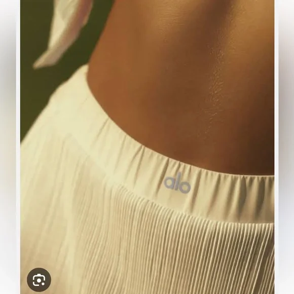 ALO Yoga Micro Plisse Skirt Lemon Ice aka Candlelight XXS Built-In Shorts Rare - Picture 7 of 11